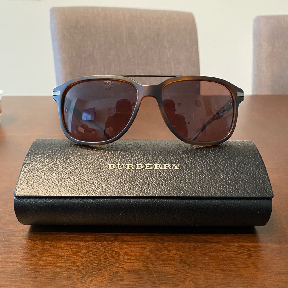 Burberry Unisex Sunglasses. Never worn with case